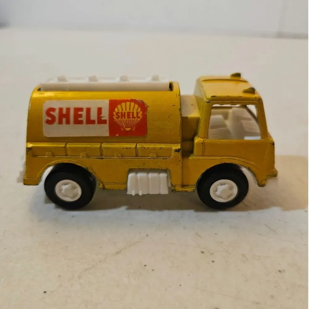 Vintage Tootsie Toy 1970 Shell Oil Yellow Tanker Truck Made USA TootsieToy
